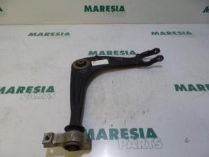 Usagé Bras de suspension bas avant droit Peugeot 407 (6D) 1.8 16V Prix € 40,00 Règlement à la marge proposé par Maresia Parts