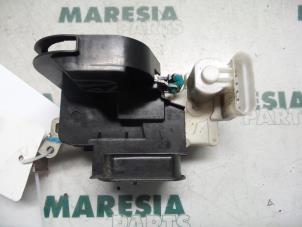 Used Door lock mechanism 2-door, right Fiat Seicento (187) 1.1 MPI S,SX,Sporting Price € 20,00 Margin scheme offered by Maresia Parts
