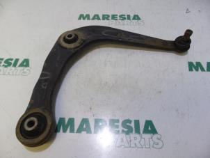 Usagé Bras de suspension bas avant droit Peugeot 206 SW (2E/K) 2.0 HDi Prix € 25,00 Règlement à la marge proposé par Maresia Parts