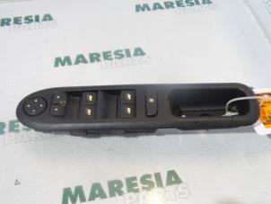 Used Multi-functional window switch Peugeot 407 (6D) 2.0 HDiF 16V Price € 35,00 Margin scheme offered by Maresia Parts