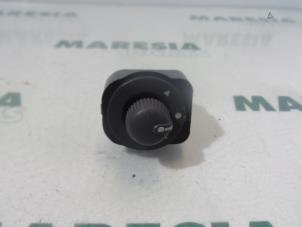 Gebrauchte Spiegel Schalter Fiat Fiorino (225) 1.3 JTD 16V Multijet Preis € 20,00 Margenregelung angeboten von Maresia Parts