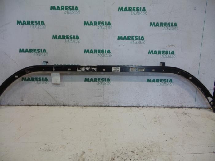 Begagnade Front Fiat Ducato (250) 2.3 D 120 Multijet Pris € 30,25 Inklusive moms erbjuds av Maresia Parts