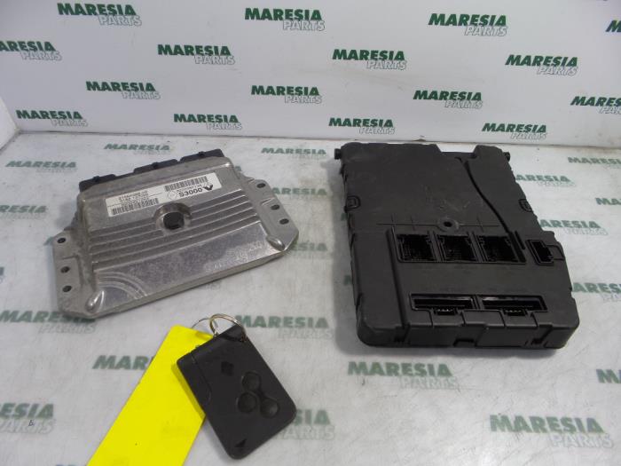 Used Engine management computer Renault Scénic II (JM) 1.6 16V Price € 324,99 Margin scheme offered by Maresia Parts