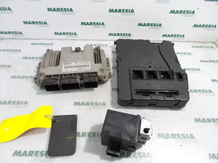 Used Engine management computer Renault Grand Scénic II (JM) 1.9 dCi 120 Price € 324,99 Margin scheme offered by Maresia Parts