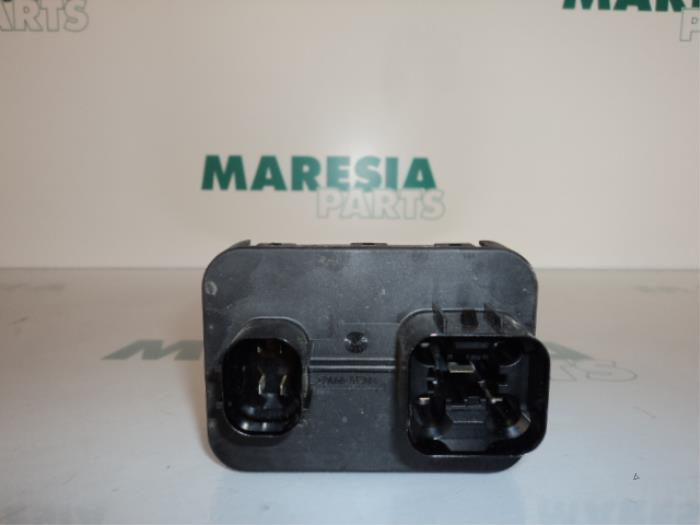 Glow plug relay Citroen Nemo 1.3 HDi 75 55226659