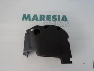 Gebrauchte Kettenkasten Deckel Fiat Grande Punto (199) 1.4 16V Preis € 15,00 Margenregelung angeboten von Maresia Parts