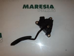 Używane Czujnik polozenia pedalu gazu Renault Scénic II (JM) 1.6 16V Cena € 35,00 Procedura marży oferowane przez Maresia Parts