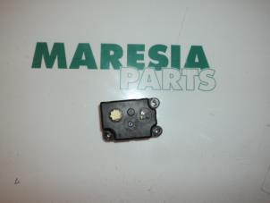 Used Heater valve motor Renault Grand Scénic II (JM) 1.9 dCi 120 Price € 25,00 Margin scheme offered by Maresia Parts