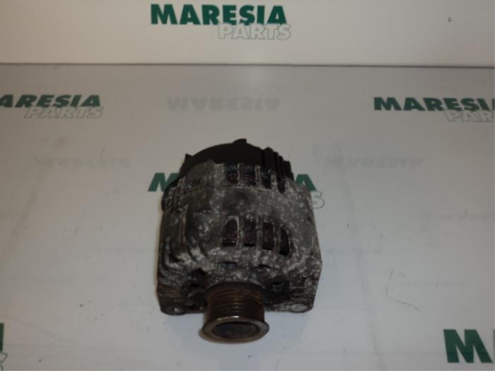 Gebrauchte Dynamo Renault Grand Scénic II (JM) 1.9 dCi 120 Preis € 75,00 Margenregelung angeboten von Maresia Parts