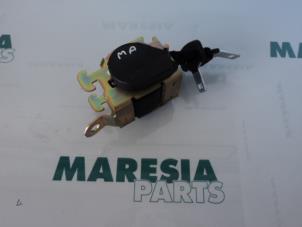 Used Rear seatbelt, centre Peugeot 307 SW (3H) 2.0 16V Price € 25,00 Margin scheme offered by Maresia Parts