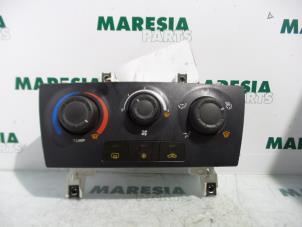 Usados Panel de control de calefacción Fiat Stilo (192A/B) 1.8 16V Precio € 25,00 Norma de margen ofrecido por Maresia Parts