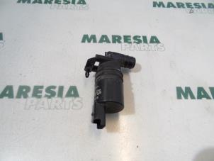 Gebrauchte Scheibensprüherpumpe vorne Peugeot 407 (6D) 2.0 HDiF 16V Preis € 10,00 Margenregelung angeboten von Maresia Parts