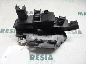 Used Front door lock mechanism 4-door, right Fiat Croma (194) 2.2 MPI 16V Price € 40,00 Margin scheme offered by Maresia Parts