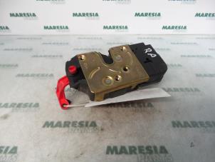 Usagé Serrure arrière droite Citroen Xsara (N1) 1.6 16V Prix € 25,00 Règlement à la marge proposé par Maresia Parts