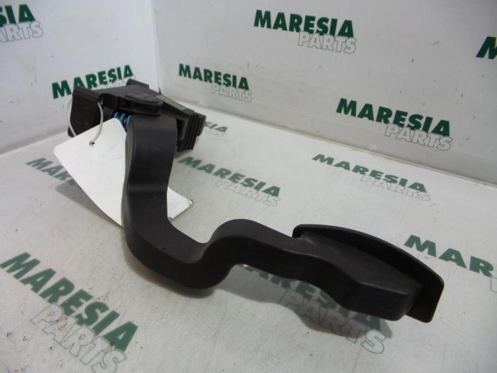 Begagnade Gaspedalsensor Fiat Stilo (192A/B) 1.9 JTD 80 3-Drs. Pris € 25,00 Marginaltabell erbjuds av Maresia Parts