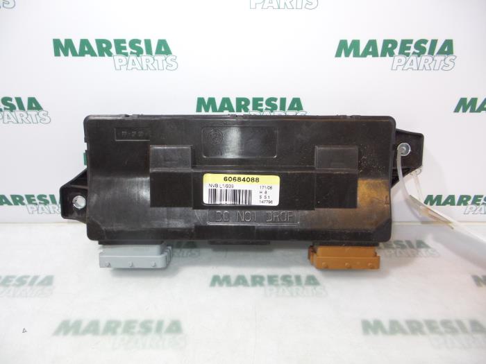 Usagé Ordinateur divers Alfa Romeo 159 (939AX) 1.9 JTDm Prix € 40,00 Règlement à la marge proposé par Maresia Parts