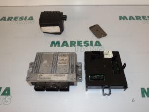 Usagé Ordinateur gestion moteur Renault Laguna II (BG) 1.6 16V Prix € 210,00 Règlement à la marge proposé par Maresia Parts