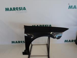 Used Front wing, right Renault Laguna II (BG) 1.6 16V Price € 50,00 Margin scheme offered by Maresia Parts