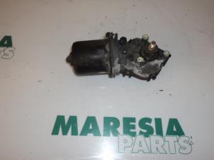 Used Front wiper motor Renault Laguna II (BG) 1.6 16V Price € 35,00 Margin scheme offered by Maresia Parts