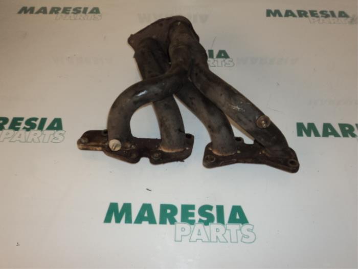 Exhaust manifold from a Alfa Romeo 145 (930A) 1.4 Twin Spark 16V 2000