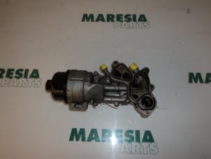 Używane Uchwyt filtra oleju Peugeot 207 CC (WB) 1.6 16V THP Cena € 105,00 Procedura marży oferowane przez Maresia Parts