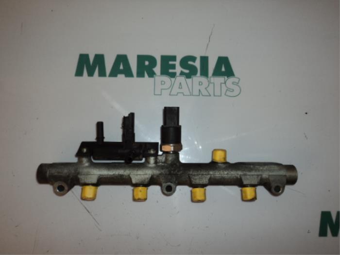 Usagé Système d'injection Peugeot 406 Prix € 105,00 Règlement à la marge proposé par Maresia Parts