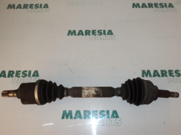 Gebrauchte Antriebswelle links vorne Renault Vel Satis (BJ) 3.0 dCi V6 24V Preis € 131,25 Margenregelung angeboten von Maresia Parts