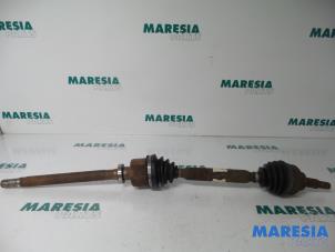 Used Front drive shaft, right Renault Vel Satis (BJ) 3.0 dCi V6 24V Price € 105,00 Margin scheme offered by Maresia Parts