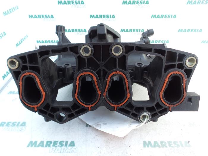 Intake manifold from a Fiat Seicento (187) 1.1 MPI S,SX,Sporting 2005
