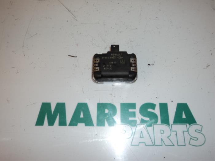Begagnade Regnsensor Renault Vel Satis (BJ) 3.0 dCi V6 24V Pris € 25,00 Marginaltabell erbjuds av Maresia Parts
