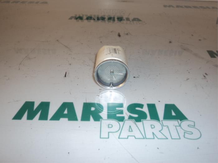 Begagnade Innerdisplay Renault Vel Satis (BJ) 3.0 dCi V6 24V Pris € 20,00 Marginaltabell erbjuds av Maresia Parts