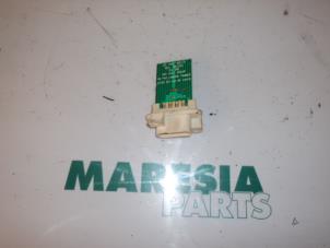 Used Heater resistor Renault Vel Satis (BJ) 3.0 dCi V6 24V Price € 25,00 Margin scheme offered by Maresia Parts