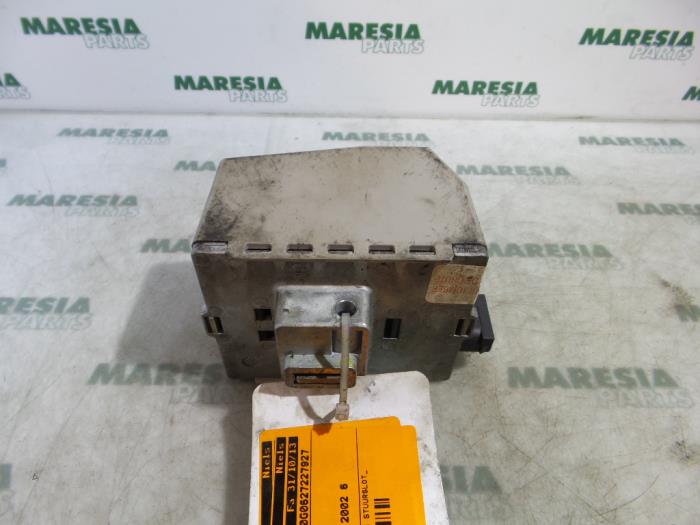 Używane Stacyjka + Kluczyk Renault Laguna II (BG) 1.9 dCi 120 Cena € 131,25 Procedura marży oferowane przez Maresia Parts