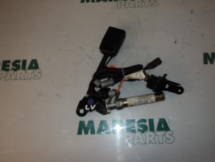 Gebrauchte Gurtsrammer links Citroen Xsara (N1) 1.6 16V Preis € 25,00 Margenregelung angeboten von Maresia Parts