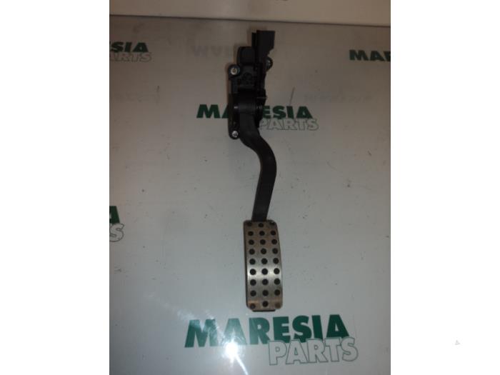 Begagnade Gaspedalsensor Alfa Romeo GT (937) 1.9 JTD 16V Multijet Pris € 40,00 Marginaltabell erbjuds av Maresia Parts