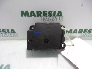 Usados Motor de válvula de calefactor Peugeot 206 (2A/C/H/J/S) 1.6 16V Precio € 20,00 Norma de margen ofrecido por Maresia Parts
