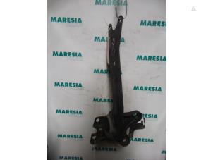 Used Rear wishbone, left Fiat Croma (194) 2.2 MPI 16V Price € 65,00 Margin scheme offered by Maresia Parts
