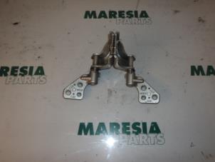 Used Tailgate hinge Citroen Berlingo 1.6 Hdi 75 16V Phase 1 Price € 40,00 Margin scheme offered by Maresia Parts