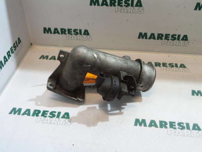 Gebrauchte Drosselklappengehäuse Fiat Doblo (223A/119) 1.9 JTD Preis € 50,00 Margenregelung angeboten von Maresia Parts