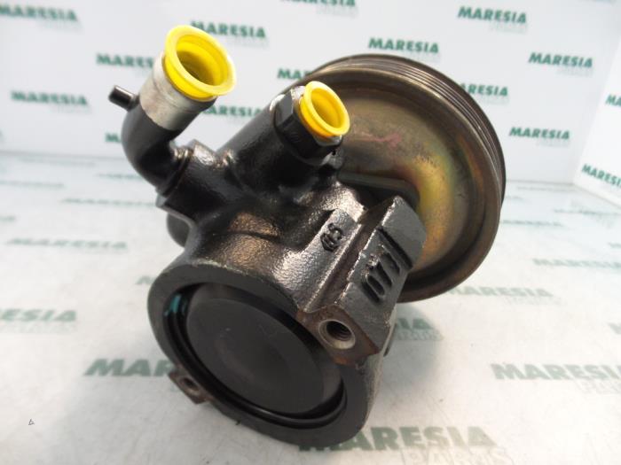 Usagé Pompe de direction Alfa Romeo 147 (937) 1.9 JTD 115 Prix € 50,00 Règlement à la marge proposé par Maresia Parts
