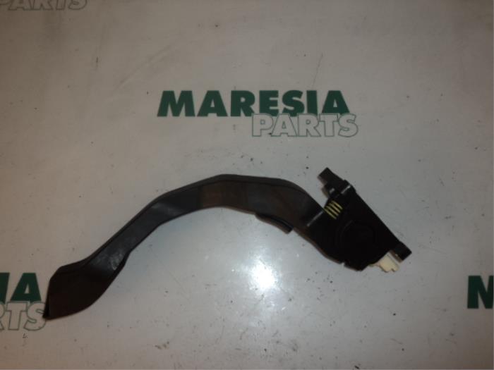 Begagnade Gaspedalsensor Peugeot 1007 (KM) 1.6 GTI,Gentry 16V Pris € 65,00 Marginaltabell erbjuds av Maresia Parts