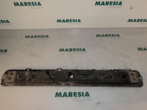 Used Radiator bar Fiat Bravo (198A) 1.4 16V Price € 25,00 Margin scheme offered by Maresia Parts