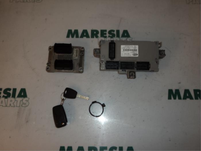 Used Engine management computer Fiat Bravo (198A) 1.4 16V Price € 250,00 Margin scheme offered by Maresia Parts
