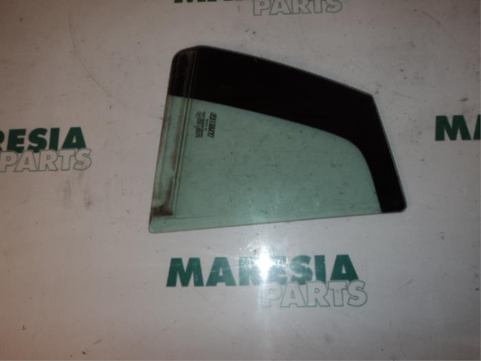 Usados Ventanilla triangular derecha detrás Fiat Bravo (198A) 1.4 16V Precio € 35,00 Norma de margen ofrecido por Maresia Parts