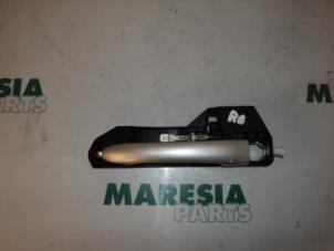Gebrauchte Türgriff 4-türig rechts hinten Fiat Bravo (198A) 1.4 16V Preis € 30,00 Margenregelung angeboten von Maresia Parts