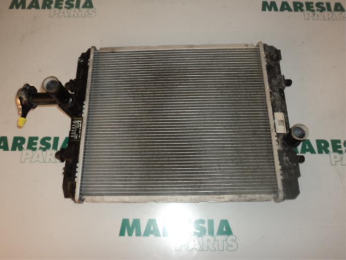 Usagé Radiateur Peugeot 107 1.0 12V Prix € 30,00 Règlement à la marge proposé par Maresia Parts