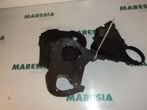 Used Timing cover Peugeot 407 (6D) 2.0 16V Price € 20,00 Margin scheme offered by Maresia Parts