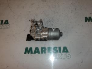 Used Front wiper motor Peugeot 208 I (CA/CC/CK/CL) 1.6 e-HDi FAP Price € 24,99 Margin scheme offered by Maresia Parts