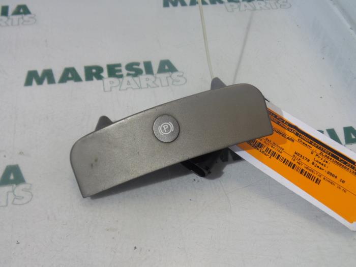Gebrauchte Handbremse Schalter Lancia Thesis (841) 2.4 JTD 20V Autom. Preis € 105,00 Margenregelung angeboten von Maresia Parts