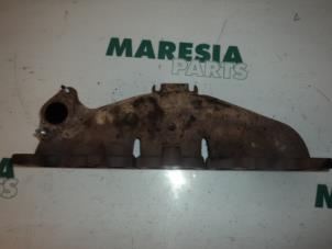 Used Exhaust manifold Peugeot Expert (G9) 2.0 HDi 120 Price € 60,50 Inclusive VAT offered by Maresia Parts
